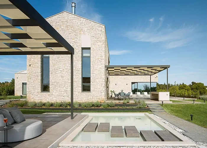 Opulent Istria 4 Bedrooms Indoor & Outdoor Pool Villa *